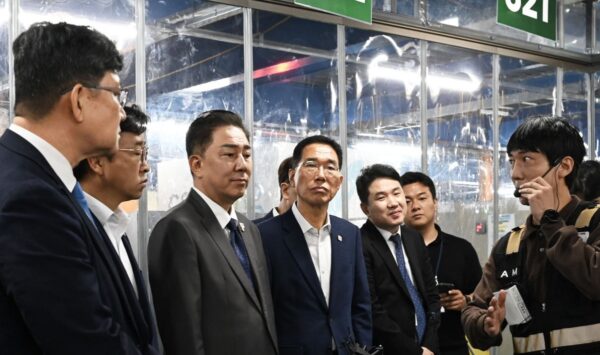 민주당 김병기 당대표 직무대행 겸 원내대표 쿠팡로지스틱스 서브허브 방문