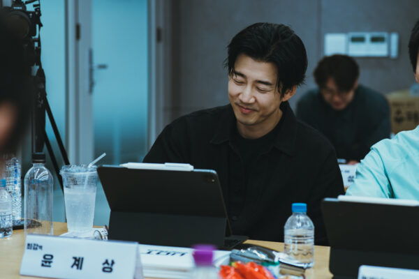 쿠팡플레이, '우리 동네 특공대' 대본 리딩 현장 공개