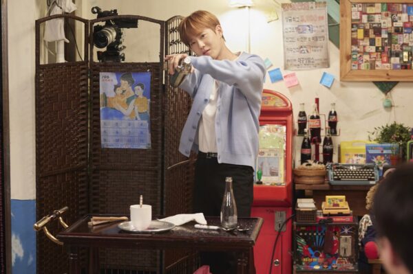 쿠팡플레이, '자매다방' 엑소 6인방 귀환