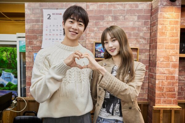 쿠팡플레이 예능 '자매치킨' 2월 게스트 라인업