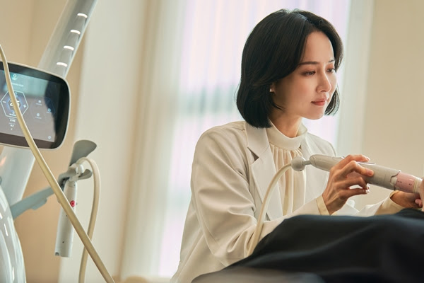 쿠팡플레이, '지금 불륜이 문제가 아닙니다' 티저 포스터